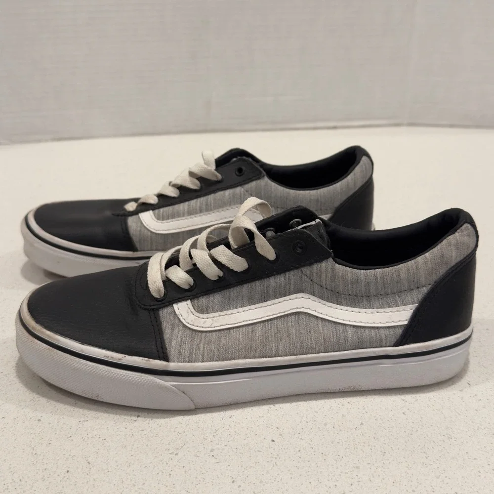 Vans Ward Low-Top Sneakers Skate Shoes Casual Gray Black Youth‎ Size 6
